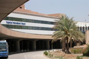 وسائل اعلامية لبنانية: اندلاع نيران بطائرة كانت متجهة من مطار بغداد باتجاه لبنان